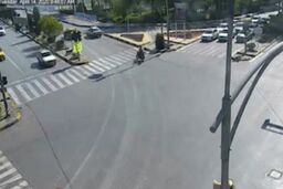 عبور پیکان از چراغ قرمز حادثه‌ساز شد