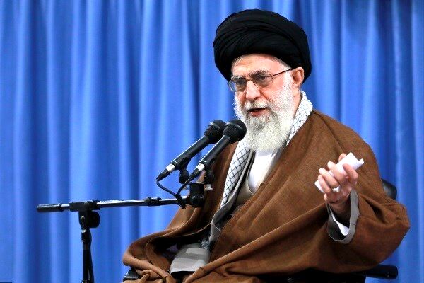 عذرخواهی رهبر انقلاب از یک طلبه در جلسه درس خارج فقه امروز