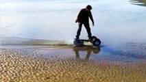 اسکوتر قدرتمندی که از هر مسیری به راحتی عبور می‌کند