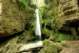 آبشار زیبای 