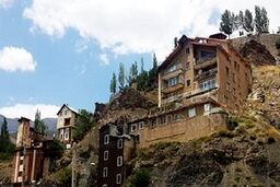 ویلاسازی در دل کوه‌های فشم!