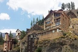 ویلاسازی در دل کوه‌های فشم!