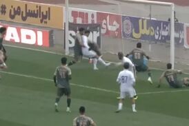 گل اول استقلال به شمس آذر توسط آزادی