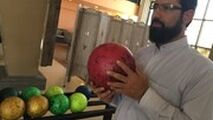 با این «روحانی» خبرساز که رئیس هیات بولینگ و بیلیارد مشهد شده، آشنا شوید!