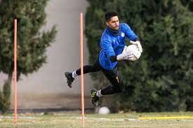 واکنش محشر حسین حسینی روی ضربه سر بازیکن ذوب آهن+ویدیو