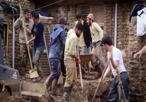 امدادرسانی ستاد مردمی امام رضایی‌ها در مناطق سیل زده