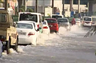 ترافیک در خیابان‌های دوحه به دلیل وقوع سیل