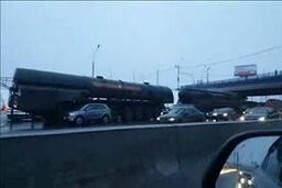 موشک‌های بالستیک در وسط خیابان!