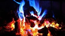 گرم شدن دانش‌آموزان با آتش هیزم!!