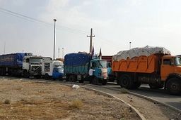  مشکلات خروج کامیون‌های حامل وسایل موکب‌های اربعین در مرز مهران