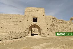 قلعه تاریخی جهان آباد سرخه در سیطره قاچاقچیان