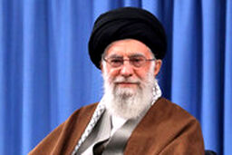  شعرخوانی طنز مهدویان درباره تولید ملی در حضور رهبر انقلاب