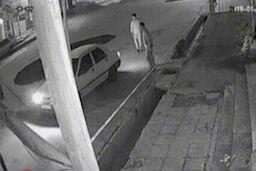 سقوط پراید در حفره بزرگ خیابان ولیعصر 