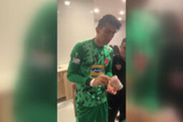  شعبده بازی جالب بیرانوند در رختکن پرسپولیس