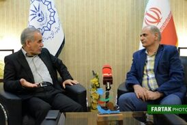 نحوه ارتباط دانشجویان با رییس دانشگاه چگونه است
